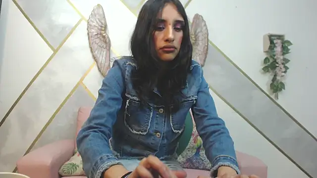 Snapshot of RoxanaCyrano_ chatting on 01-09-25, 10:31 RoxanaCyrano online show from 01-09-25, 10:31