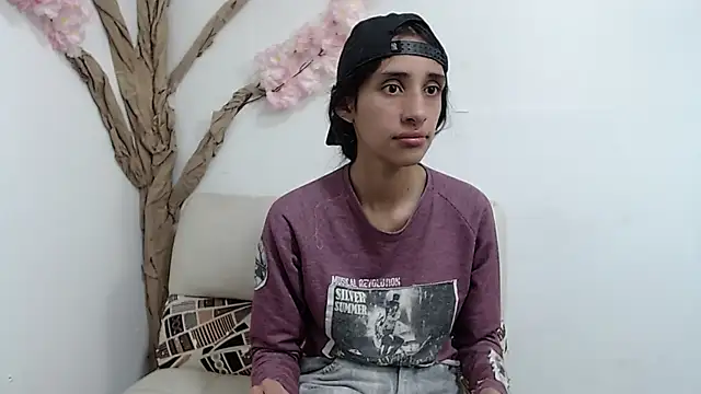 RoxanaCyrano  online show from 12-01-25, 07:26