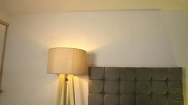 Snapshot of alix_bay chatting on 02-25-25, 11:26 alix bay online show from 02-25-25, 11:26