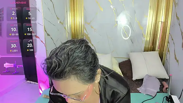 dianamilf online show from 04-11-26, 08:34