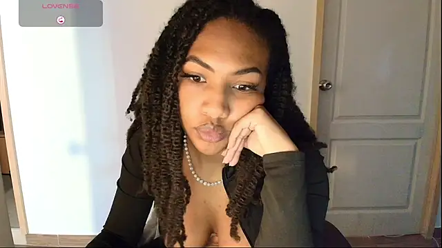 Snapshot of im_alivys_ chatting on 06-20-26, 11:10 im alivys online show from 06-20-26, 11:10