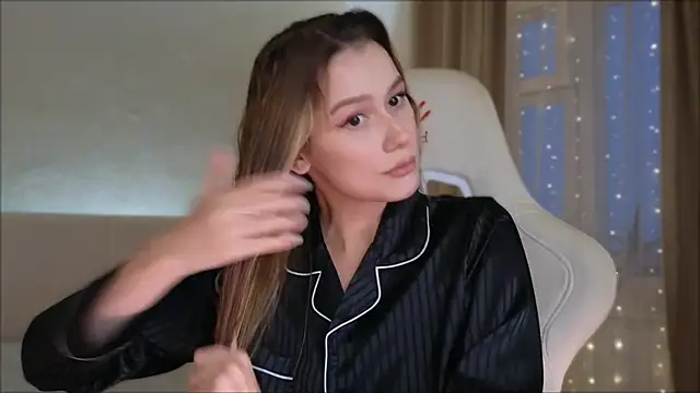 Madi soon online show from 03-12-25, 03:51