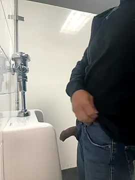 Snapshot of Alex69ricosuabe chatting on 11-01-25, 06:35 Alex69ricosuabe online show from 11-01-25, 06:35