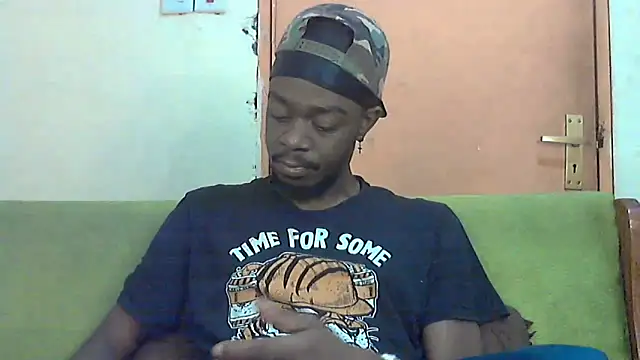Snapshot of BIGDICKMULLAH chatting on 10-25-25, 03:38 BIGDICKMULLAH online show from 10-25-25, 03:38