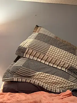 Dylanyes online show from 09-18-25, 06:27