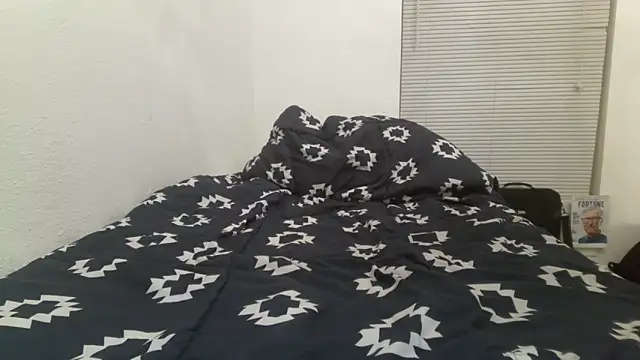 Peachestabby147 online show from 10-22-25, 06:02