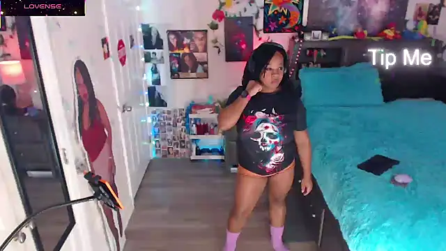 temptressbeauty24 online show from 10-30-25, 03:27