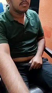 Snapshot of mrshine chatting on 02-14-25, 04:52 mrshine online show from 02-14-25, 04:52