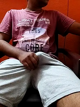 Snapshot of mrshine chatting on 02-13-25, 04:50 mrshine online show from 02-13-25, 04:50