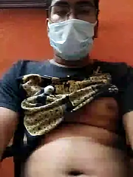 Snapshot of mrshine chatting on 12-14-24, 12:33 mrshine online show from 12-14-24, 12:33