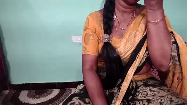 Snapshot of shrutitelugu69 chatting on 11-20-25, 01:34 shrutitelugu69 online show from 11-20-25, 01:34