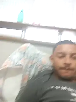 emrehliug12 online show from 03-10-25, 02:37