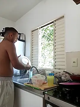 emrehliug12 online show from 02-09-26, 03:10