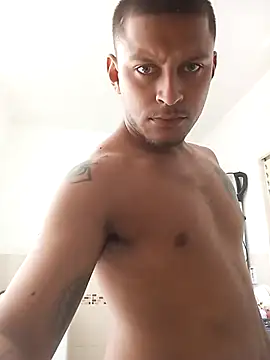 emrehliug12 online show from 02-03-26, 02:44