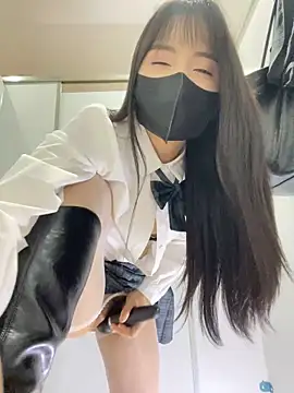 Snapshot of Asia-Lynn chatting on 03-13-25, 02:01 Asia-Lynn online show from 03-13-25, 02:01