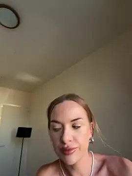 ElenaRebelle online show from 07-19-26, 05:27