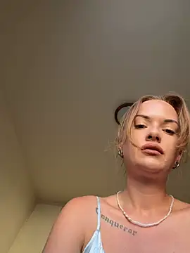 ElenaRebelle online show from 06-21-26, 04:18
