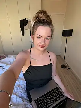 ElenaRebelle online show from 03-24-26, 07:08