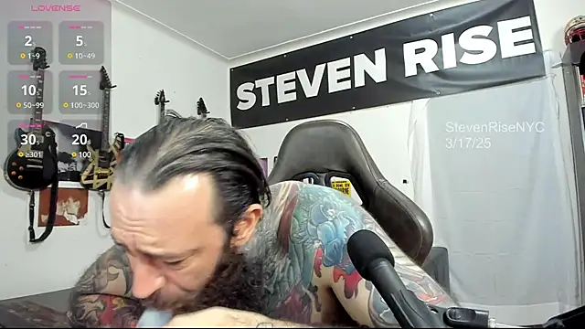 Snapshot of StevenRiseNYC chatting on 03-18-25, 01:57 StevenRiseNYC online show from 03-18-25, 01:57