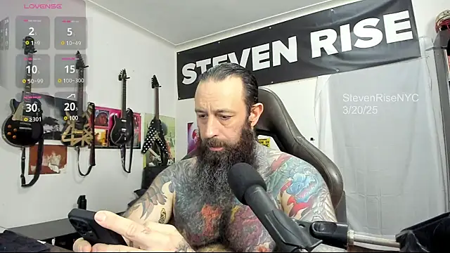Snapshot of StevenRiseNYC chatting on 03-20-25, 10:40 StevenRiseNYC online show from 03-20-25, 10:40