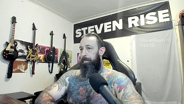 Snapshot of StevenRiseNYC chatting on 10-06-25, 12:23 StevenRiseNYC online show from 10-06-25, 12:23