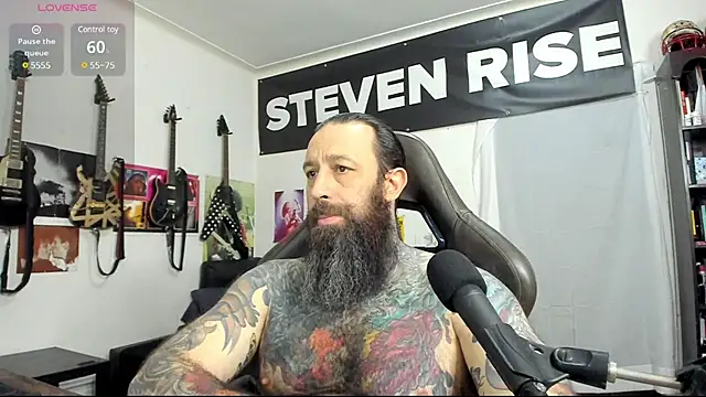 Snapshot of StevenRiseNYC chatting on 03-11-25, 04:08 StevenRiseNYC online show from 03-11-25, 04:08