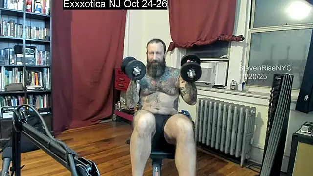 Snapshot of StevenRiseNYC chatting on 10-21-25, 12:00 StevenRiseNYC online show from 10-21-25, 12:00