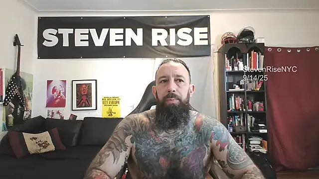 Snapshot of StevenRiseNYC chatting on 09-14-25, 08:09 StevenRiseNYC online show from 09-14-25, 08:09