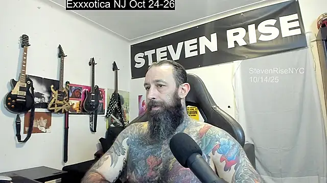 Snapshot of StevenRiseNYC chatting on 10-15-25, 12:53 StevenRiseNYC online show from 10-15-25, 12:53
