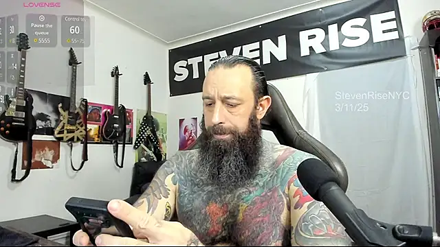 Snapshot of StevenRiseNYC chatting on 03-12-25, 02:20 StevenRiseNYC online show from 03-12-25, 02:20