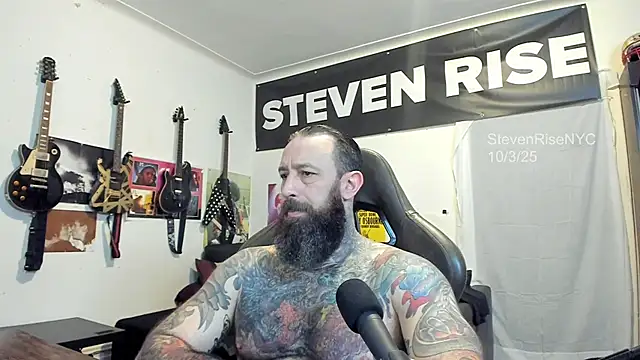 Snapshot of StevenRiseNYC chatting on 10-03-25, 10:55 StevenRiseNYC online show from 10-03-25, 10:55