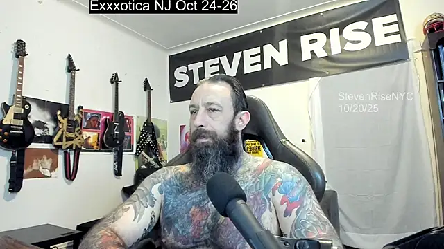 Snapshot of StevenRiseNYC chatting on 10-20-25, 11:55 StevenRiseNYC online show from 10-20-25, 11:55
