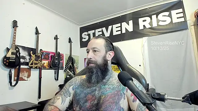 Snapshot of StevenRiseNYC chatting on 10-13-25, 12:29 StevenRiseNYC online show from 10-13-25, 12:29