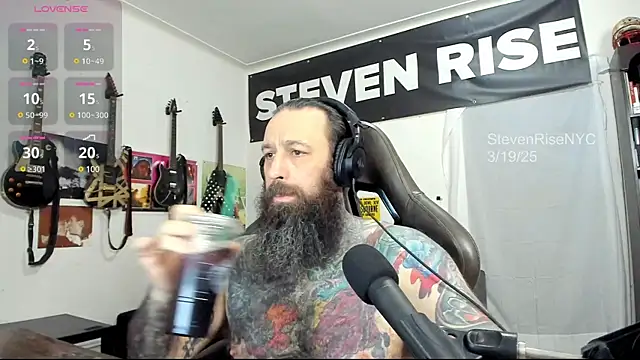 Snapshot of StevenRiseNYC chatting on 03-19-25, 11:36 StevenRiseNYC online show from 03-19-25, 11:36