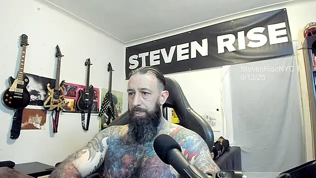 Snapshot of StevenRiseNYC chatting on 09-14-25, 02:12 StevenRiseNYC online show from 09-14-25, 02:12