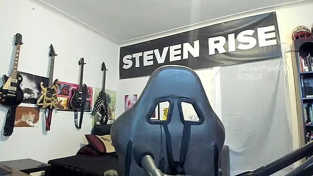 Snapshot of StevenRiseNYC chatting on 09-26-25, 02:02 StevenRiseNYC online show from 09-26-25, 02:02