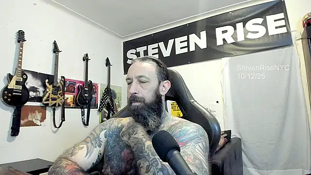 Snapshot of StevenRiseNYC chatting on 10-12-25, 12:17 StevenRiseNYC online show from 10-12-25, 12:17