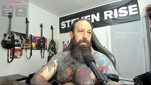 Snapshot of StevenRiseNYC chatting on 03-17-25, 01:08 StevenRiseNYC online show from 03-17-25, 01:08