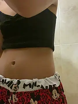 Snapshot of vallove chatting on 02-10-25, 05:47 vallove online show from 02-10-25, 05:47