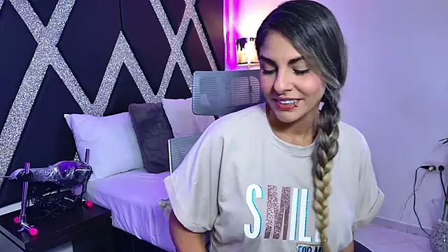 Snapshot of blonde_cat15 chatting on 11-27-25, 02:12 blonde cat15 online show from 11-27-25, 02:12