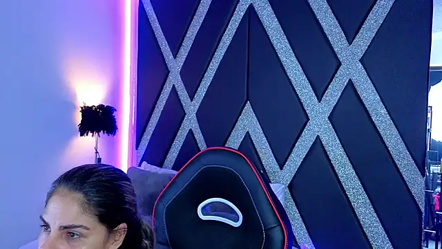 Snapshot of blonde_cat15 chatting on 10-20-25, 08:53 blonde cat15 online show from 10-20-25, 08:53