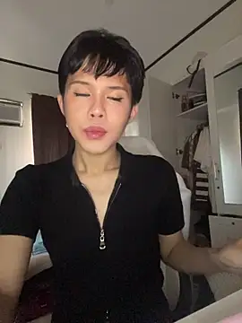 Plaxtique online show from 12-23-25, 05:40