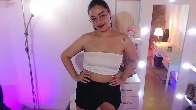  Kim  M online show from 11-26-25, 12:05