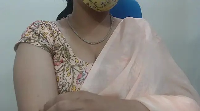 Snapshot of Lovely_Siri_23 chatting on 02-20-25, 02:40 Lovely Siri 23 online show from 02-20-25, 02:40