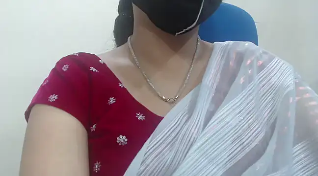 Snapshot of Lovely_Siri_23 chatting on 01-31-25, 01:33 Lovely Siri 23 online show from 01-31-25, 01:33