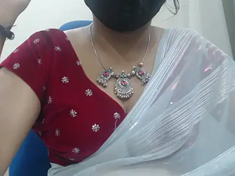 Lovely Siri 23 online show from 04-16-26, 08:09