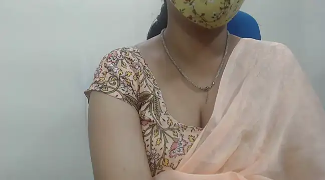 Snapshot of Lovely_Siri_23 chatting on 02-20-25, 04:14 Lovely Siri 23 online show from 02-20-25, 04:14