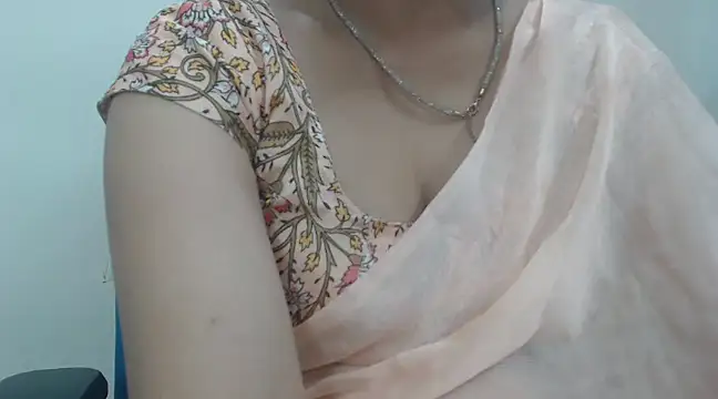 Snapshot of Lovely_Siri_23 chatting on 02-20-25, 06:28 Lovely Siri 23 online show from 02-20-25, 06:28