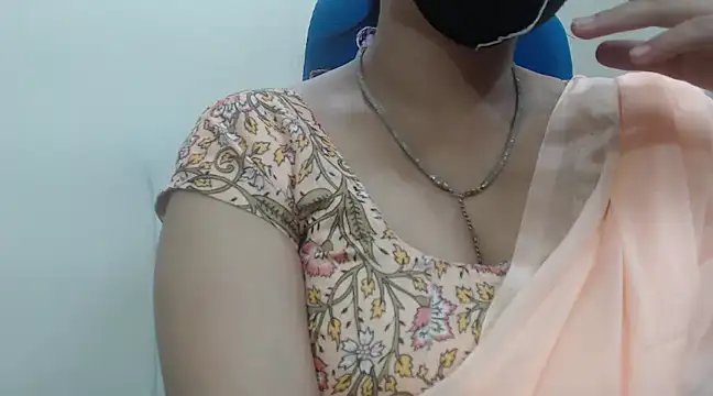 Snapshot of Lovely_Siri_23 chatting on 03-18-25, 08:39 Lovely Siri 23 online show from 03-18-25, 08:39