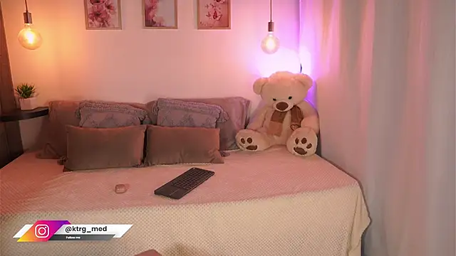 amelie gonzalez online show from 10-07-25, 07:15